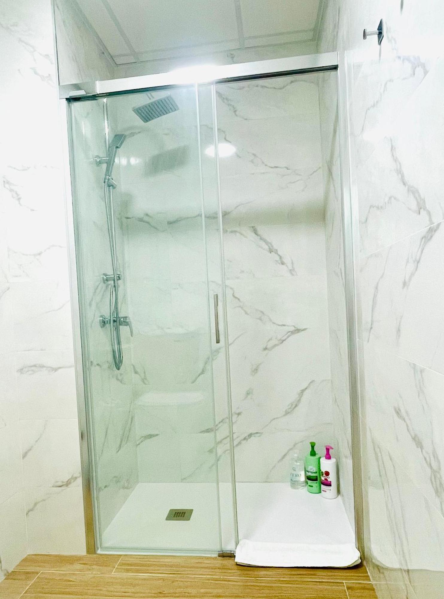 Completo Y Bello Apartamento En Малага Экстерьер фото