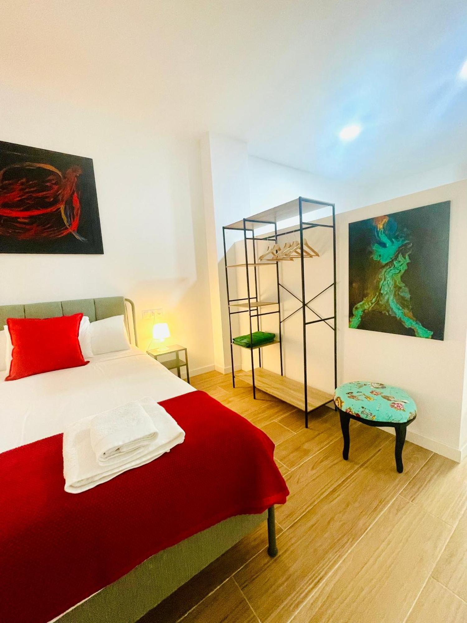 Completo Y Bello Apartamento En Малага Экстерьер фото