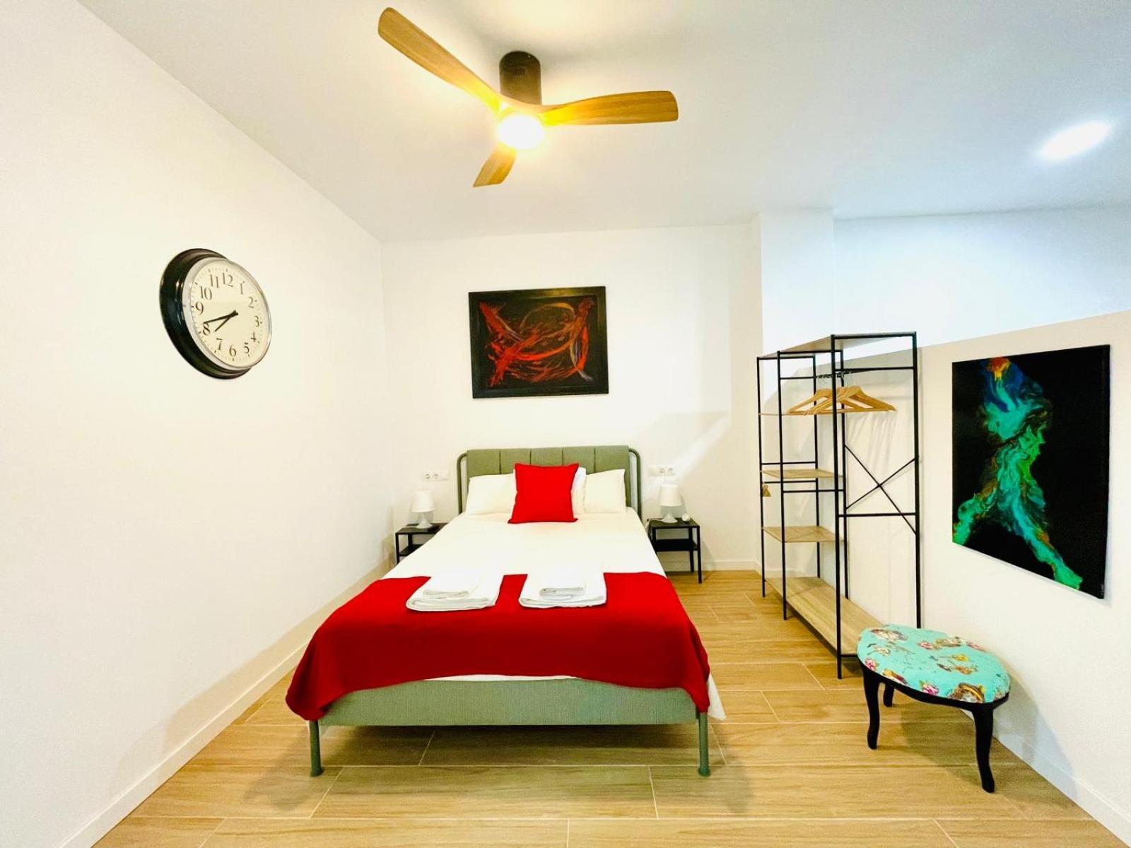 Completo Y Bello Apartamento En Малага Экстерьер фото
