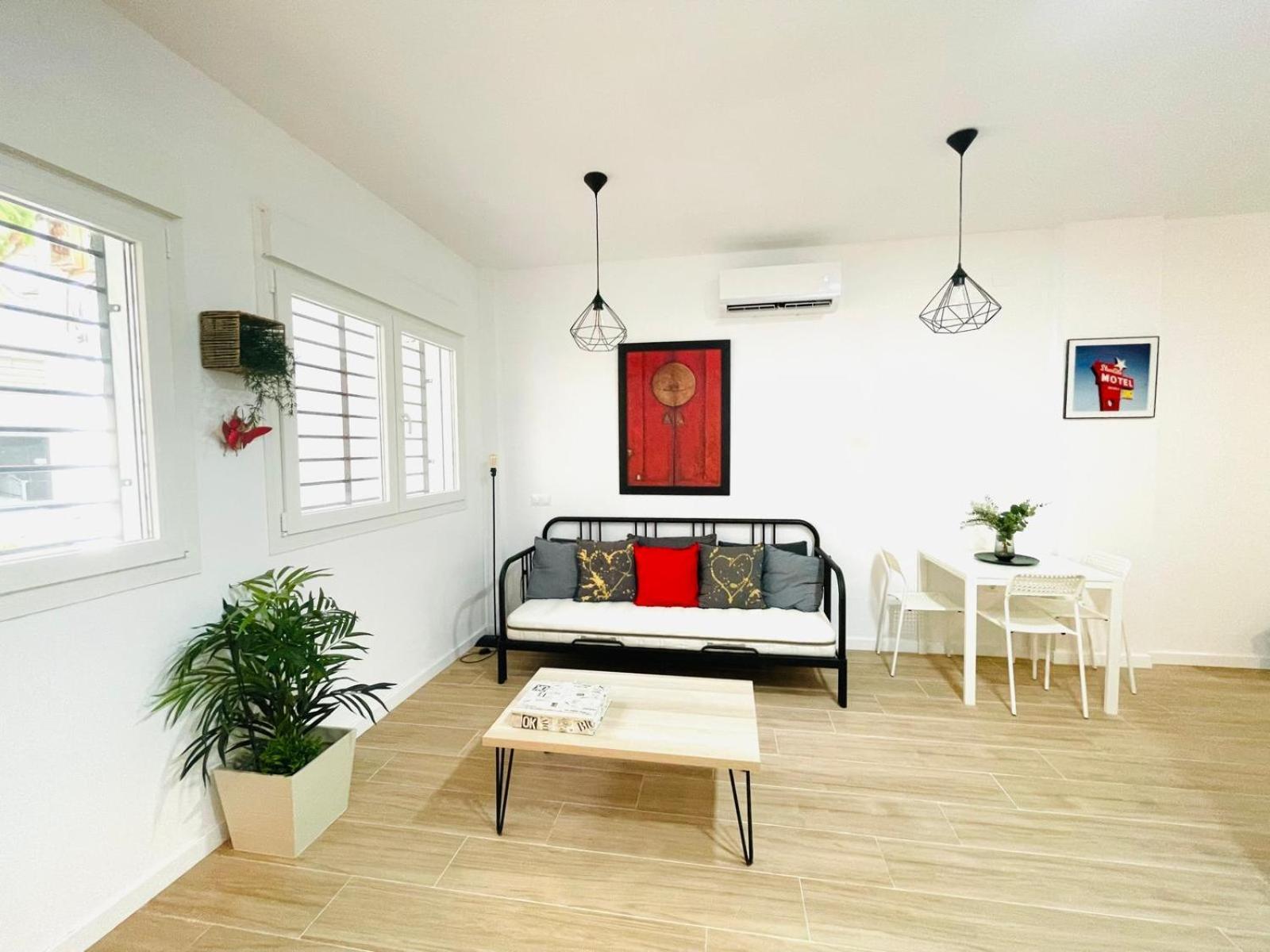 Completo Y Bello Apartamento En Малага Экстерьер фото