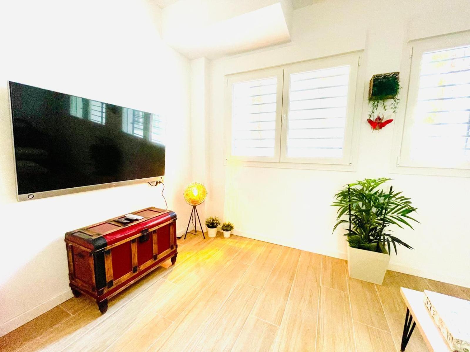 Completo Y Bello Apartamento En Малага Экстерьер фото